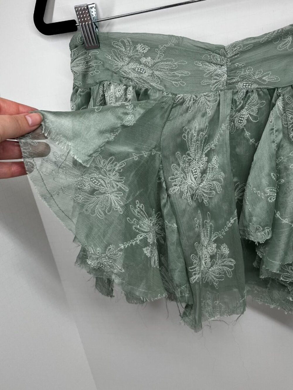 Free People Sage Grace Embroidered Ruffled Vintage Mini Skirt Sz 4 - Picture 4 of 11